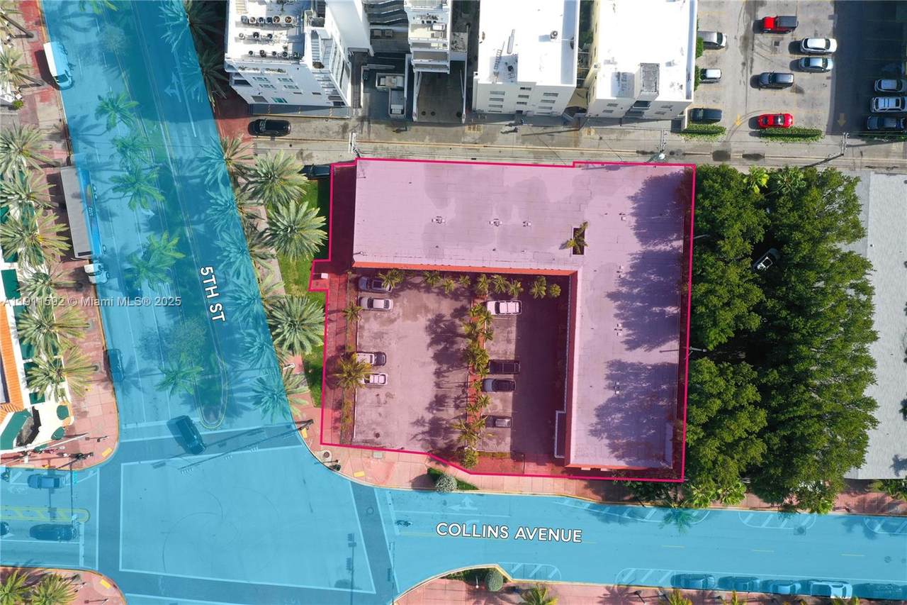 441 Collins Ave - Photo 1