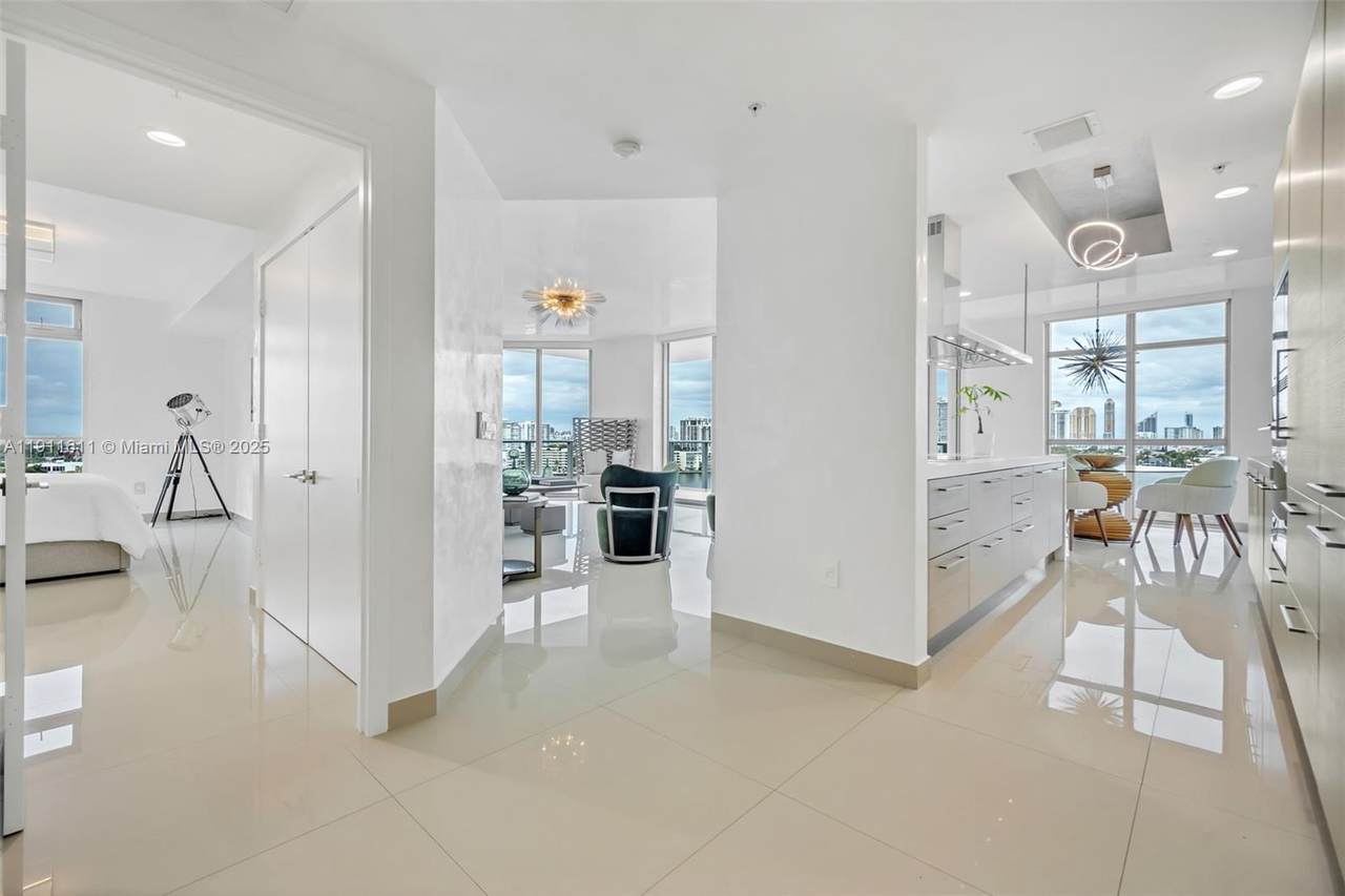 https://bt-photos.global.ssl.fastly.net/miami/1280_boomver_1_A11911611-2.jpg