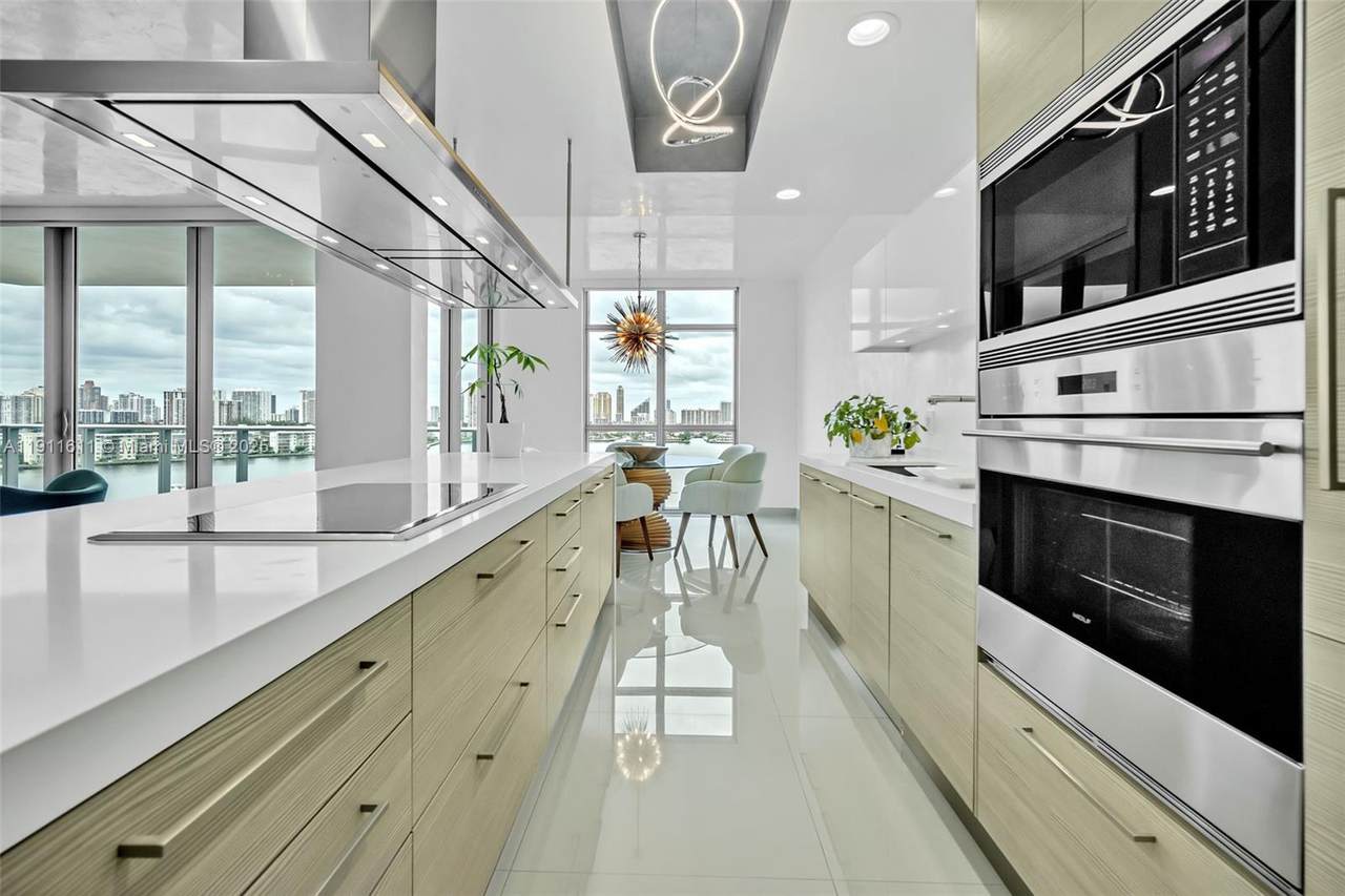 https://bt-photos.global.ssl.fastly.net/miami/1280_boomver_1_A11911611-2.jpg