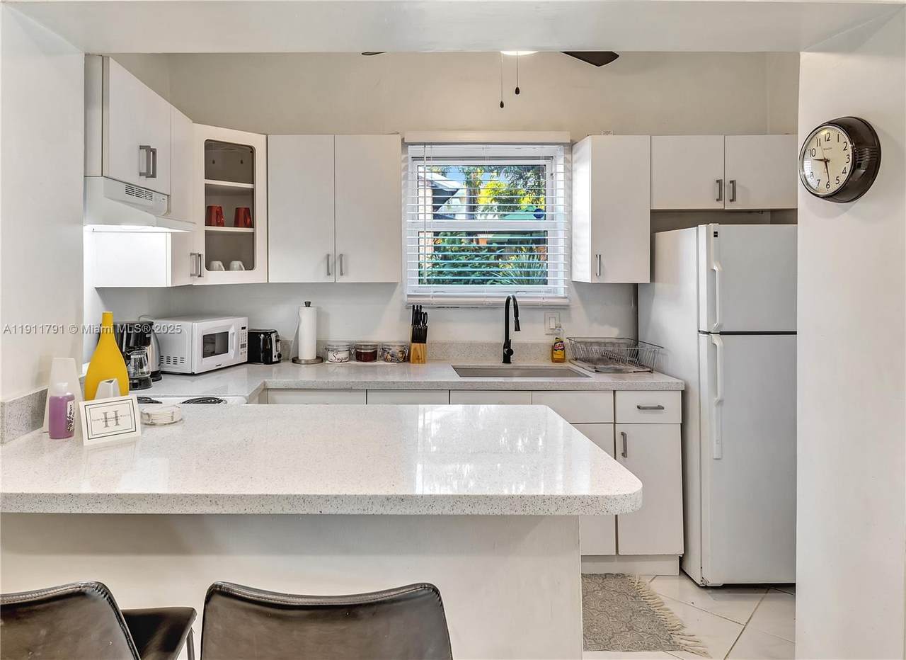 1947 Adams St - Photo 1