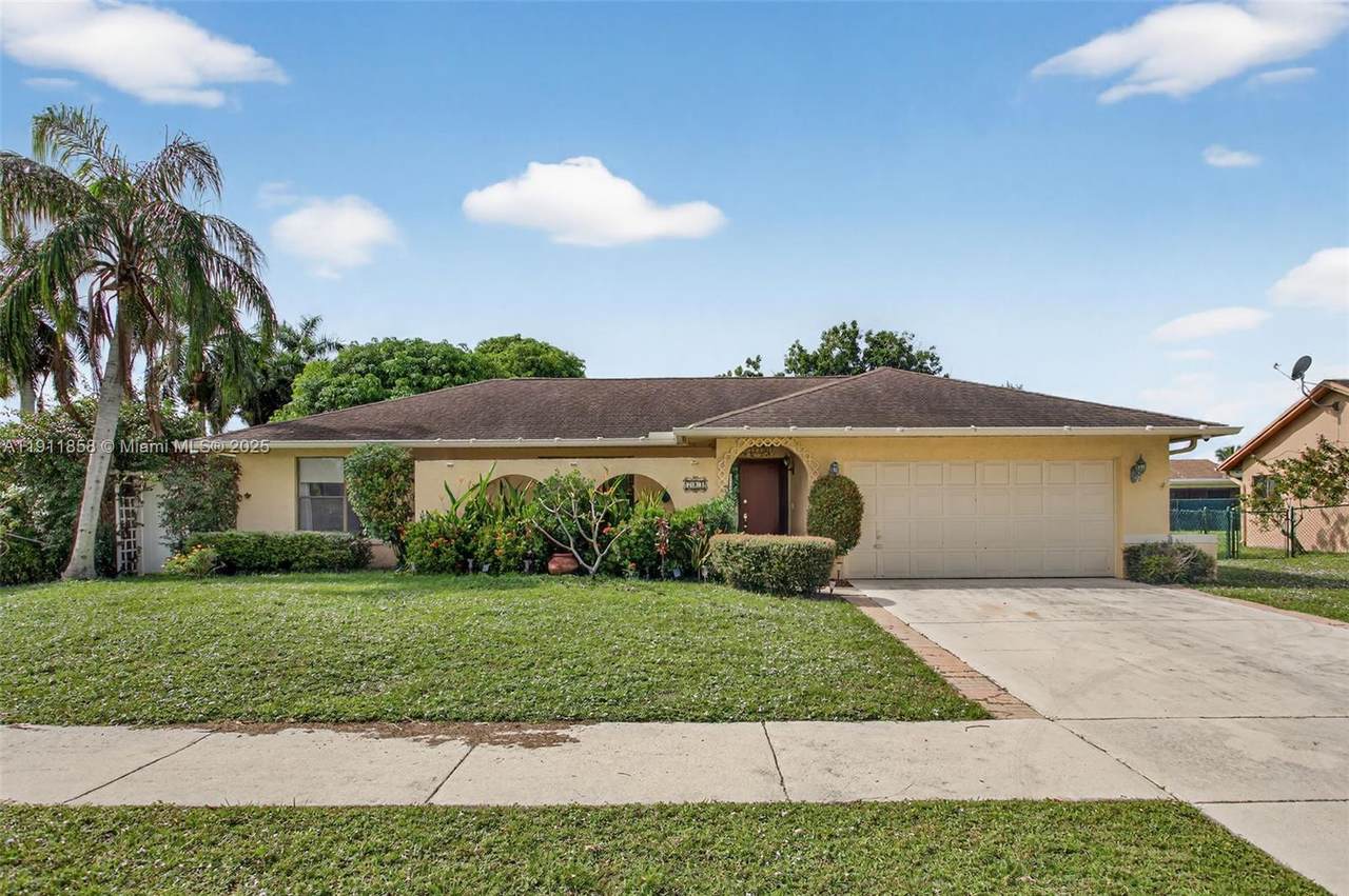 701 41st Ter - Photo 1