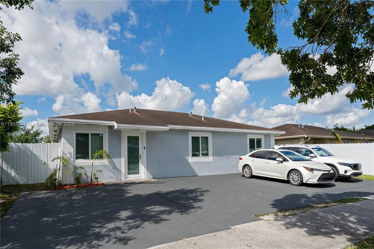 1215 7th Ct - Photo 1