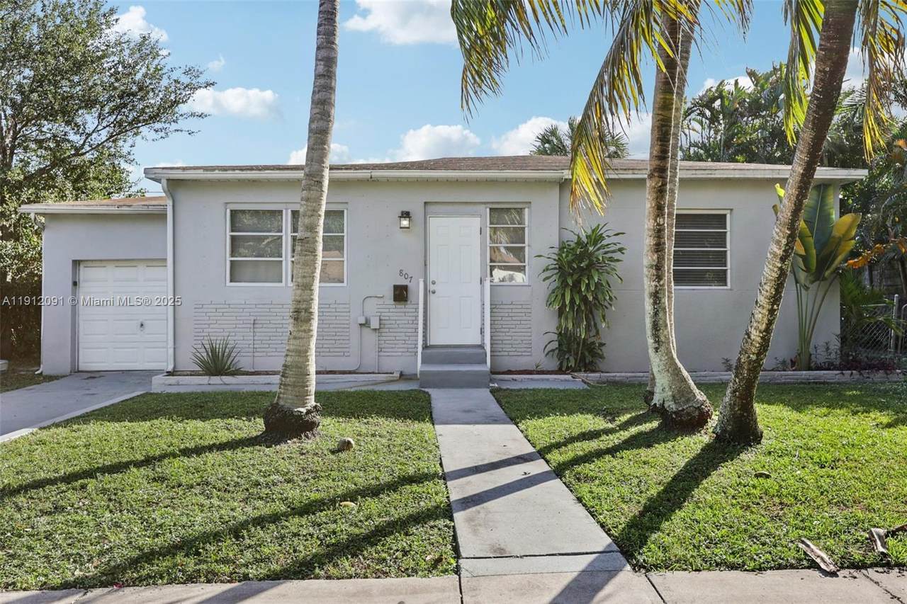 807 26th Ave - Photo 1