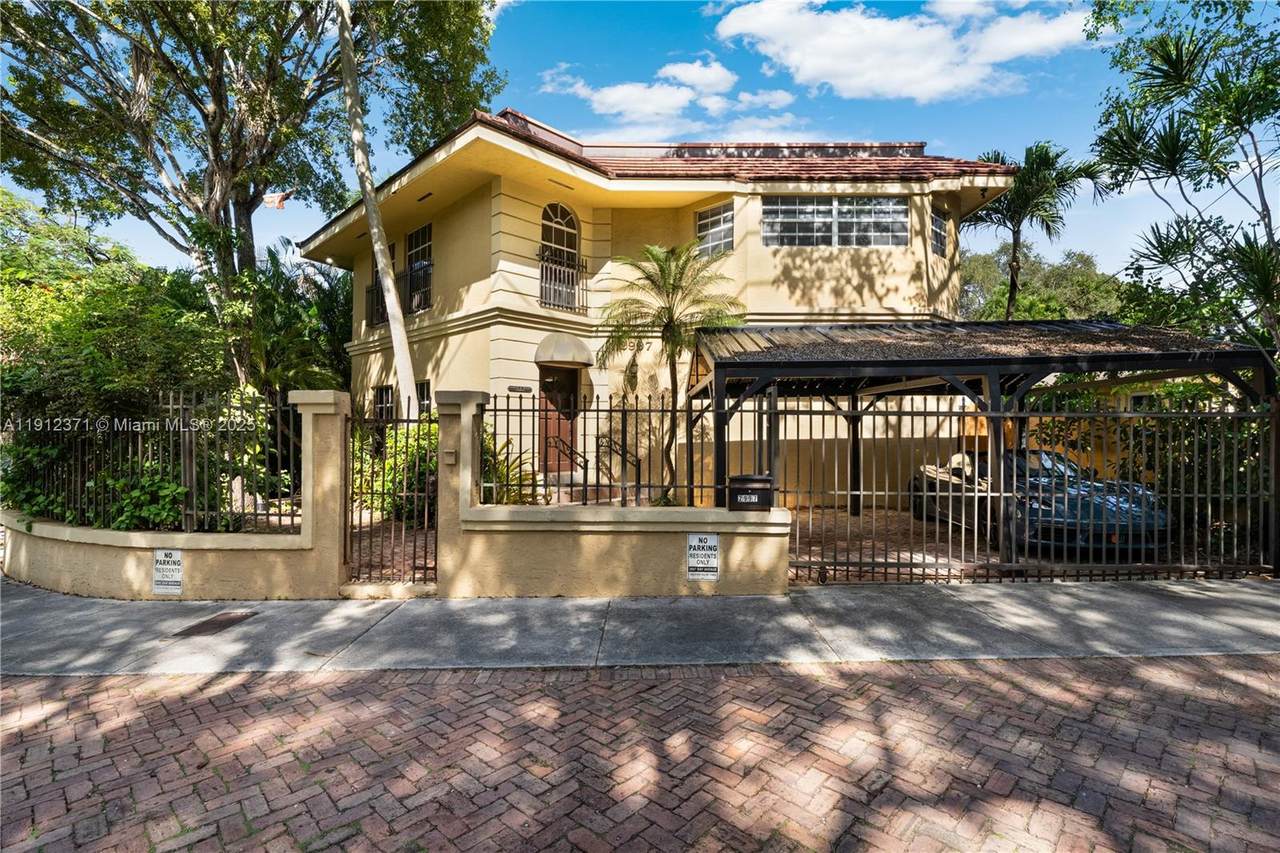 2997 Day Ave - Photo 1