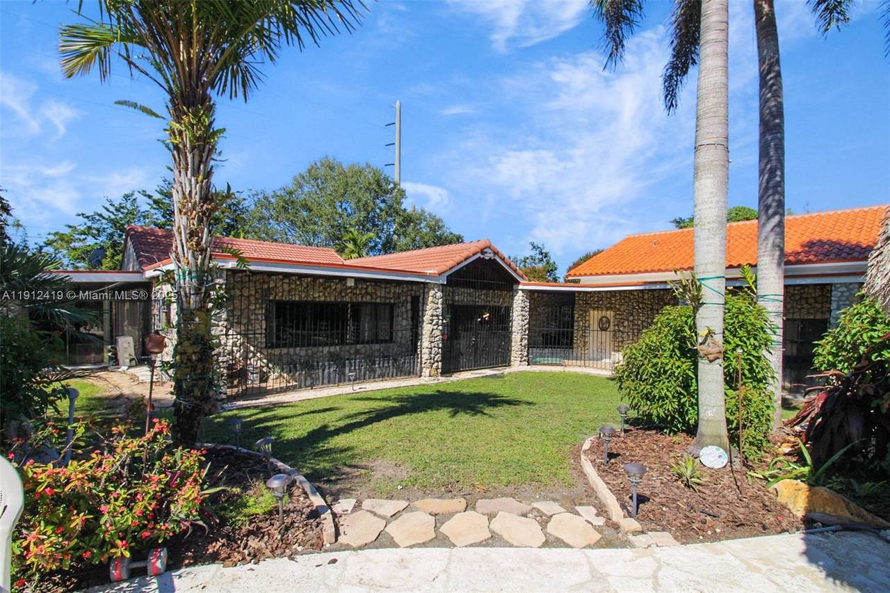 19051 147th Ave - Photo 1