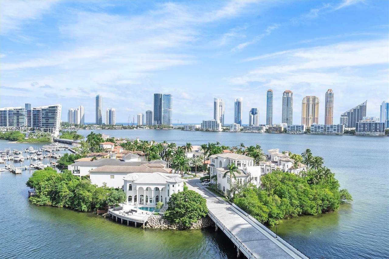 6000 Island Blvd - Photo 1
