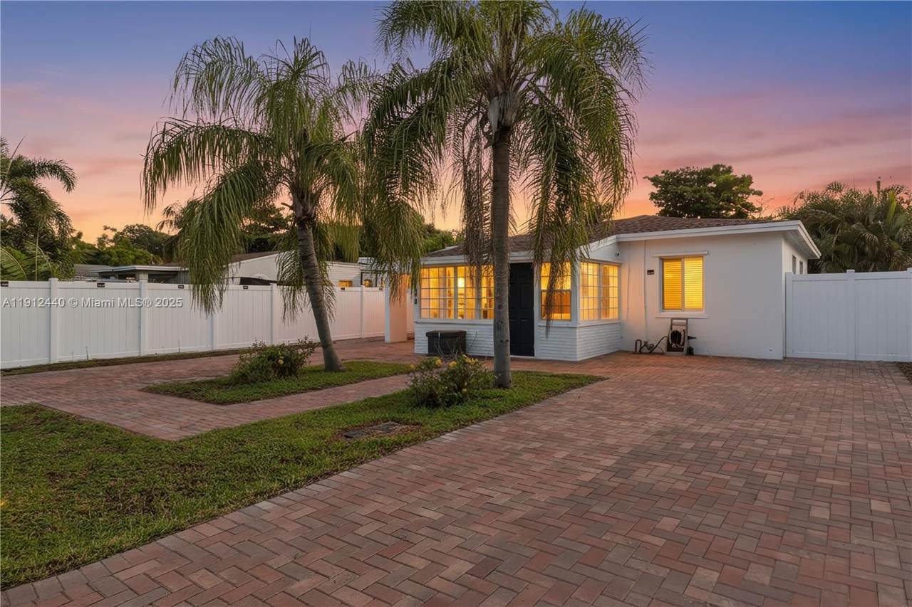 1108 3rd Ave - Photo 1