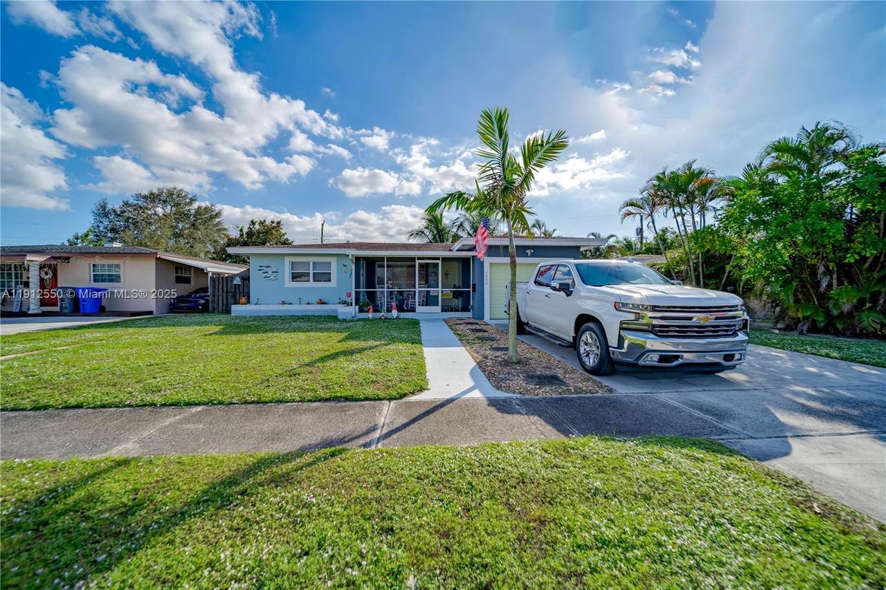 7440 Fillmore St - Photo 1