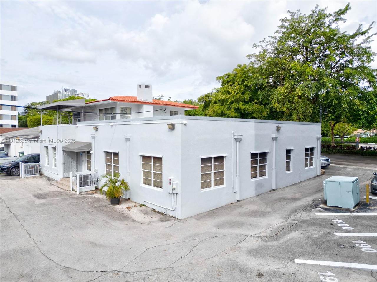 https://bt-photos.global.ssl.fastly.net/miami/1280_boomver_1_A11912635-2.jpg