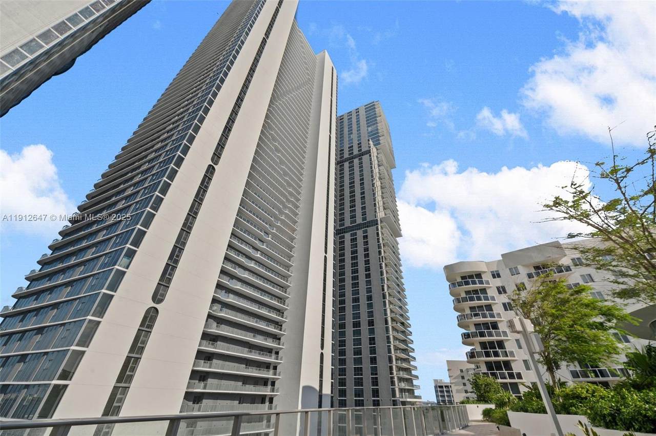 700 24th St - Photo 1