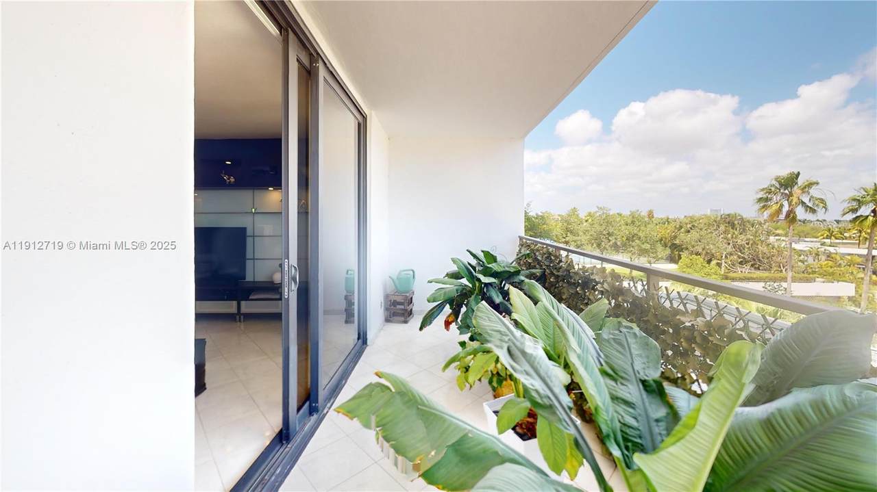 2500 Parkview Dr - Photo 1