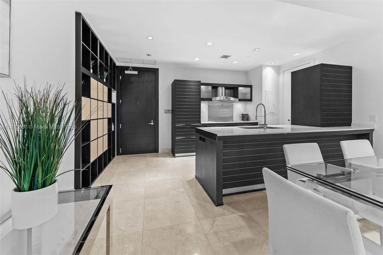 200 Biscayne Boulevard Way - Photo 1