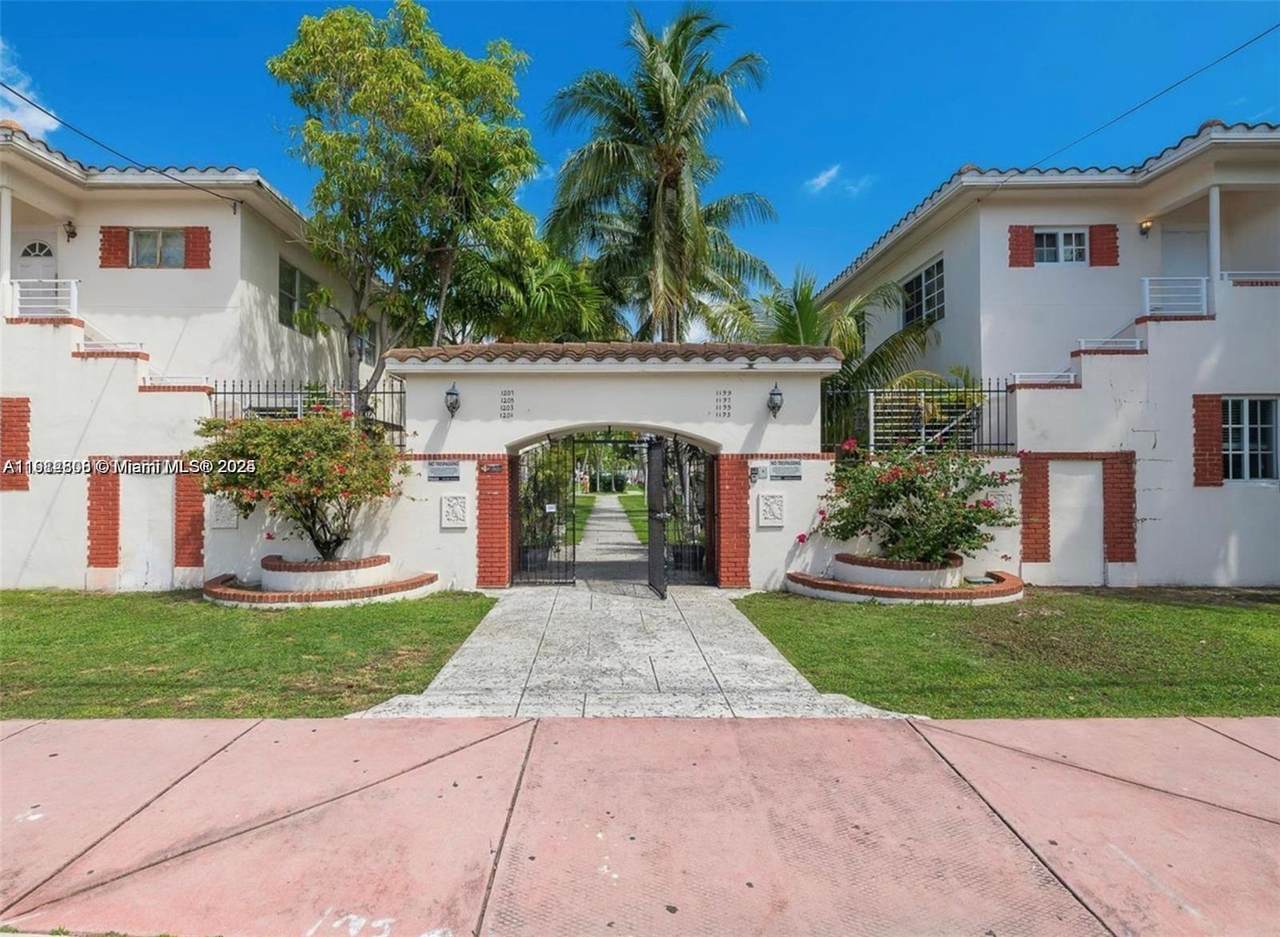 1197 Marseille Dr - Photo 1