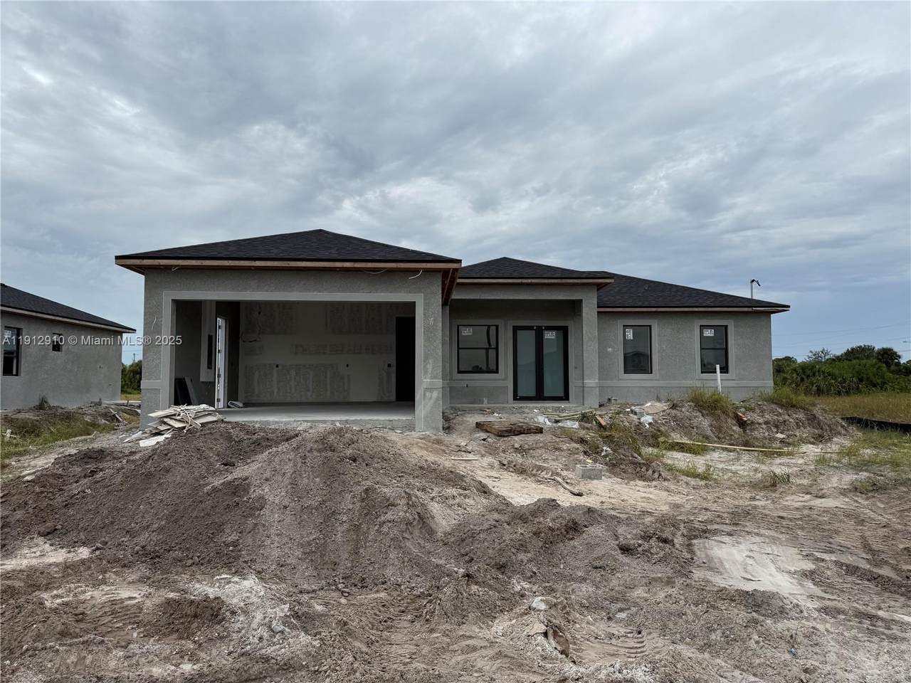 914 Manresa Ave S - Photo 1