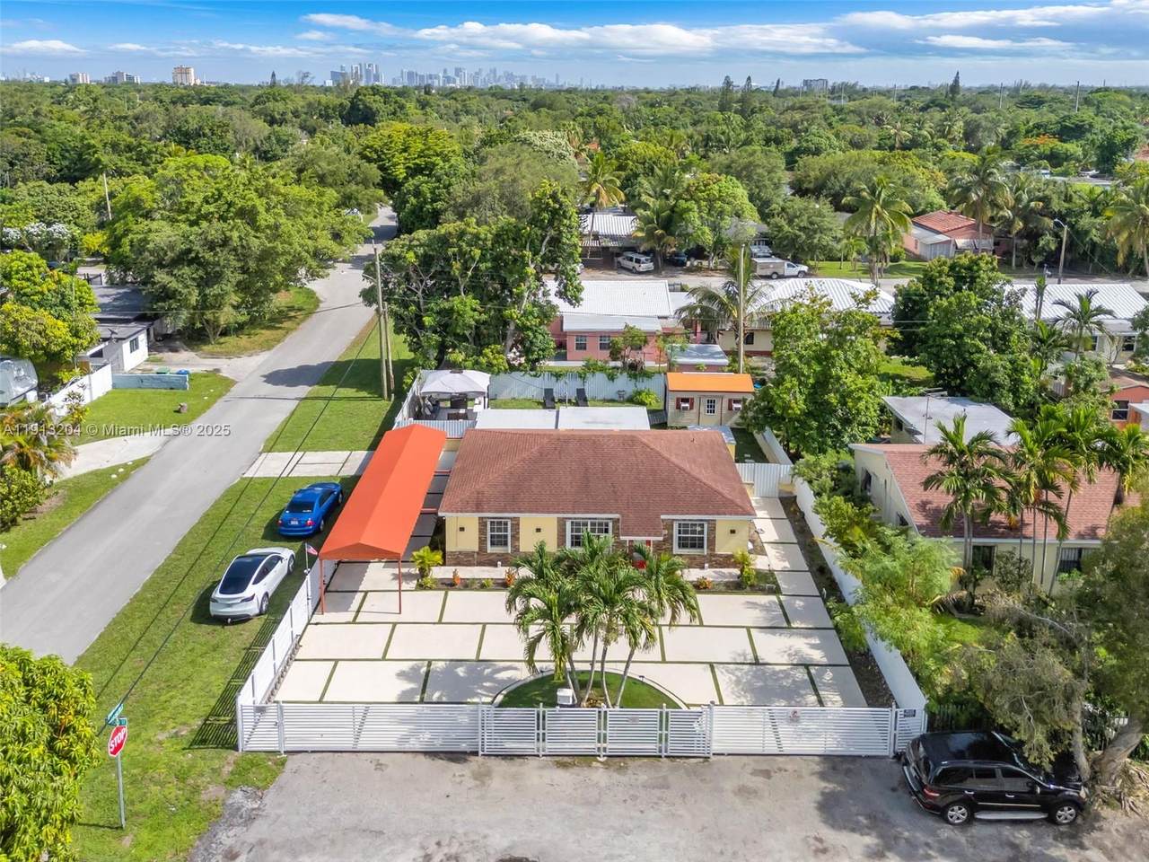 302 100th St - Photo 1