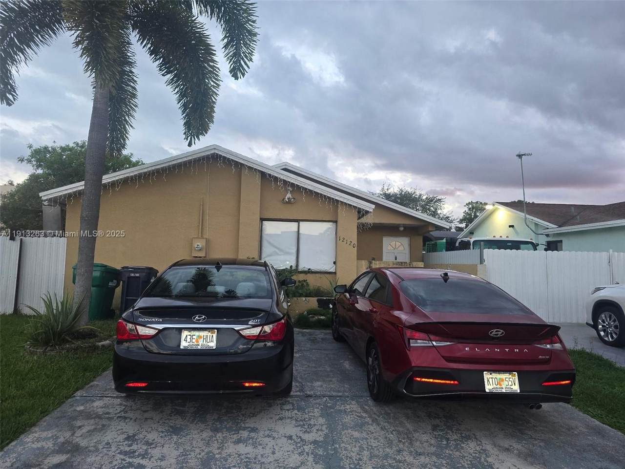 12120 193rd Ter - Photo 1