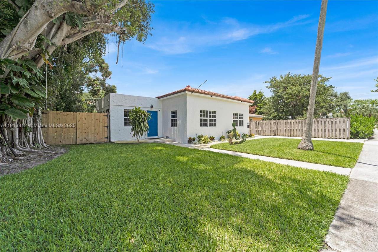 436 Evergreen Dr - Photo 1