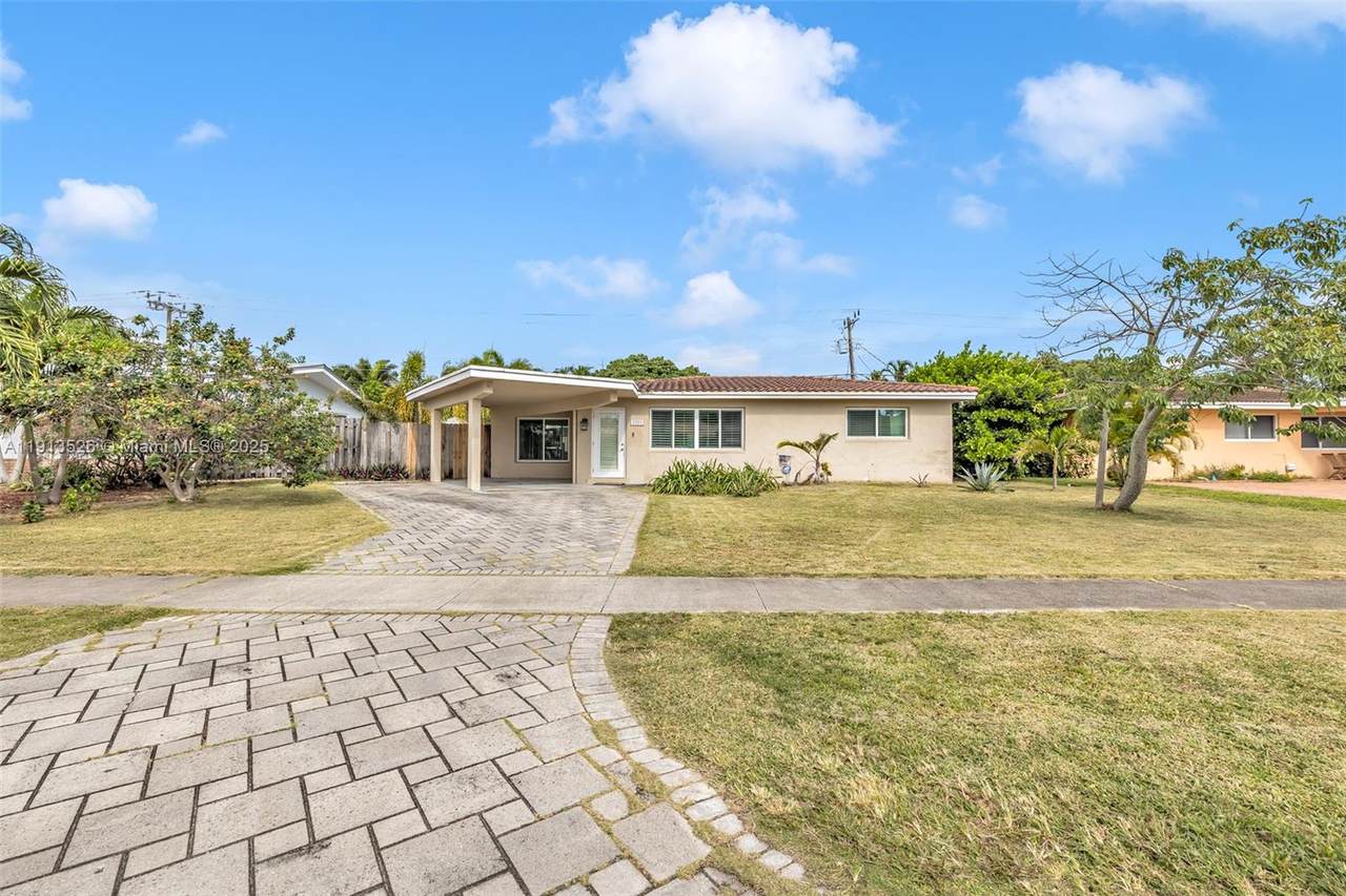 2221 61st Ct - Photo 1