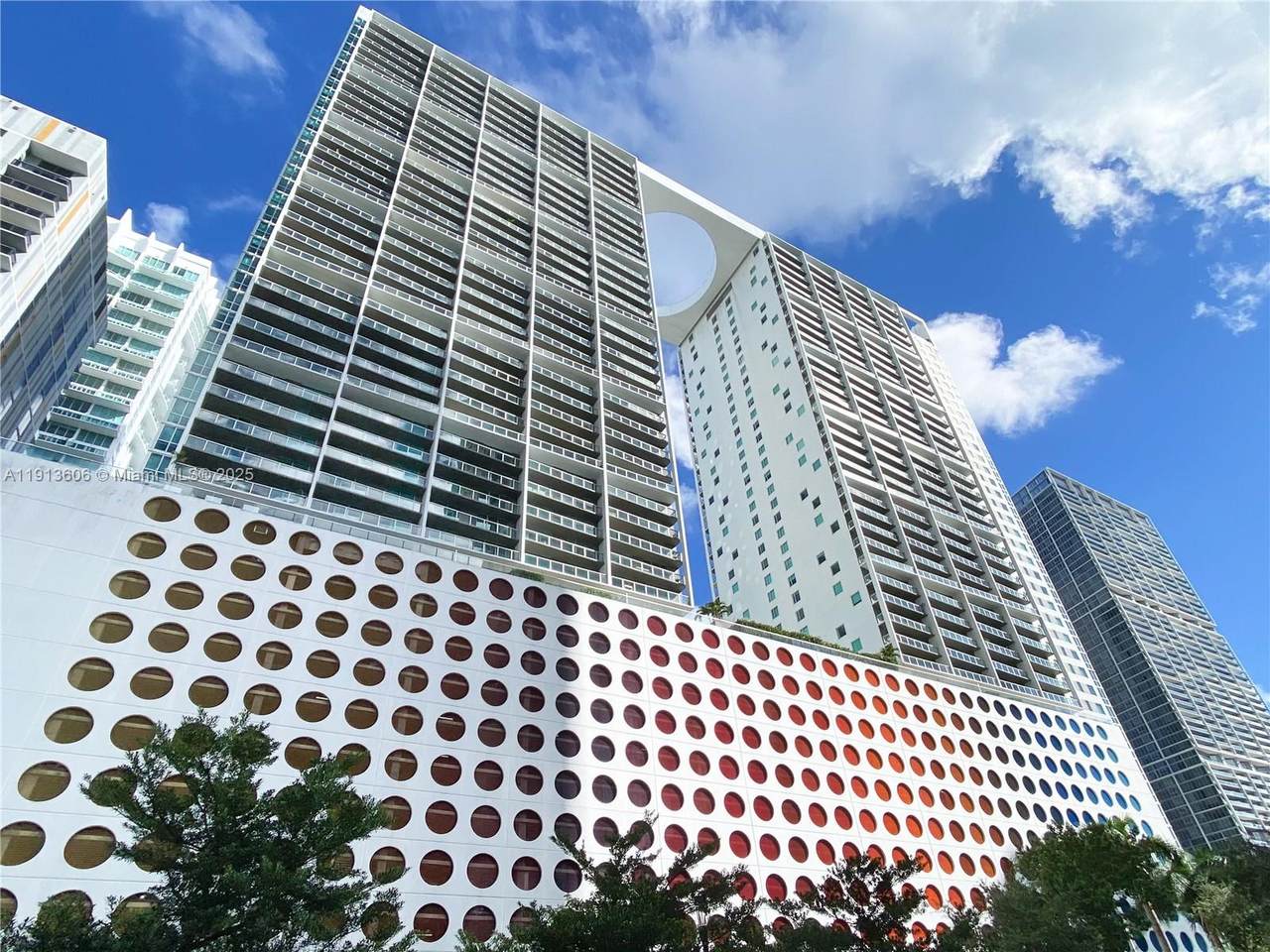 500 Brickell Av - Photo 1