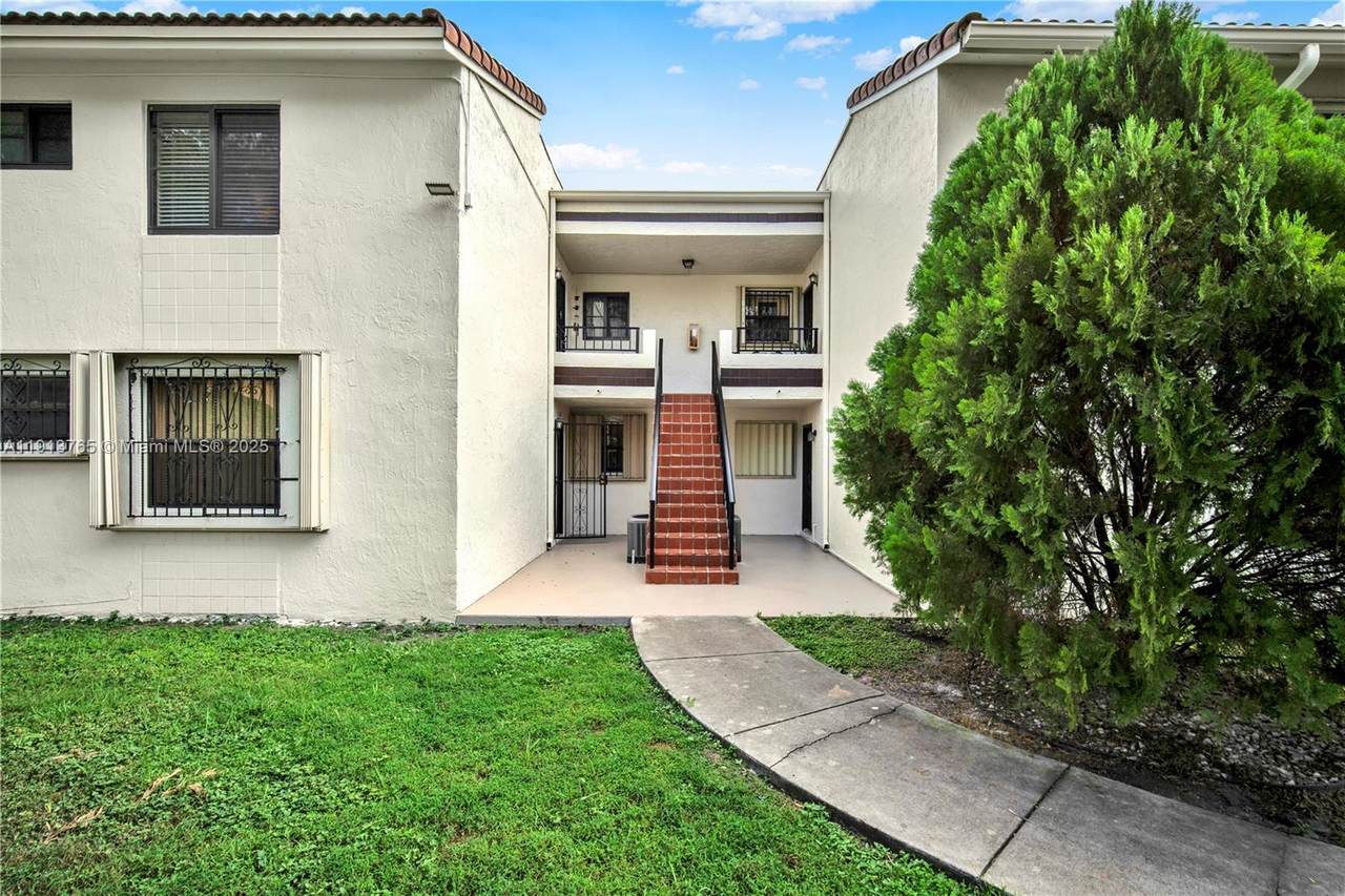 10857 7th St - Photo 1