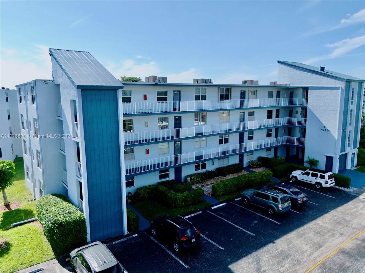 7690 18th St - Photo 1