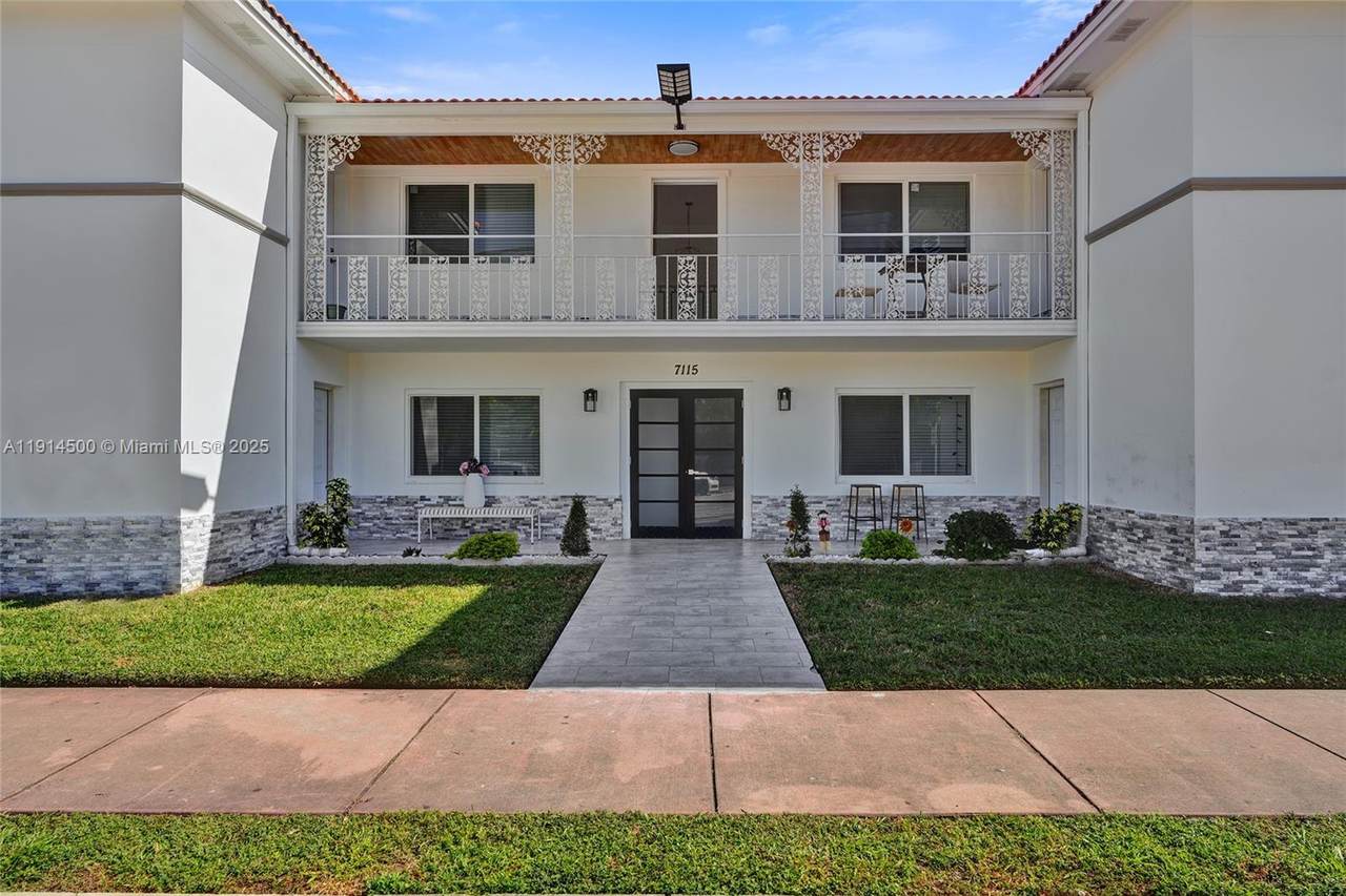 7115 Rue Granville - Photo 1