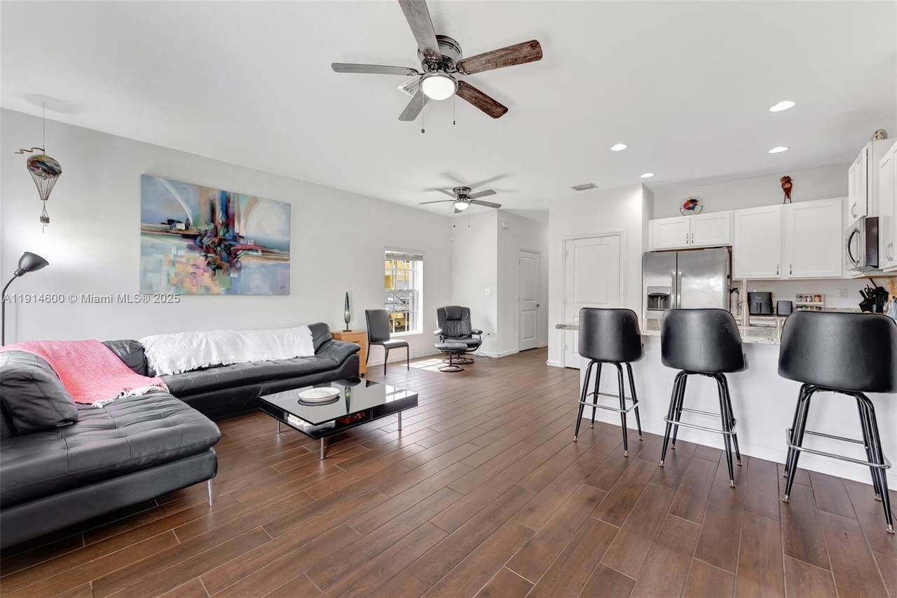 4029 11th St - Photo 1