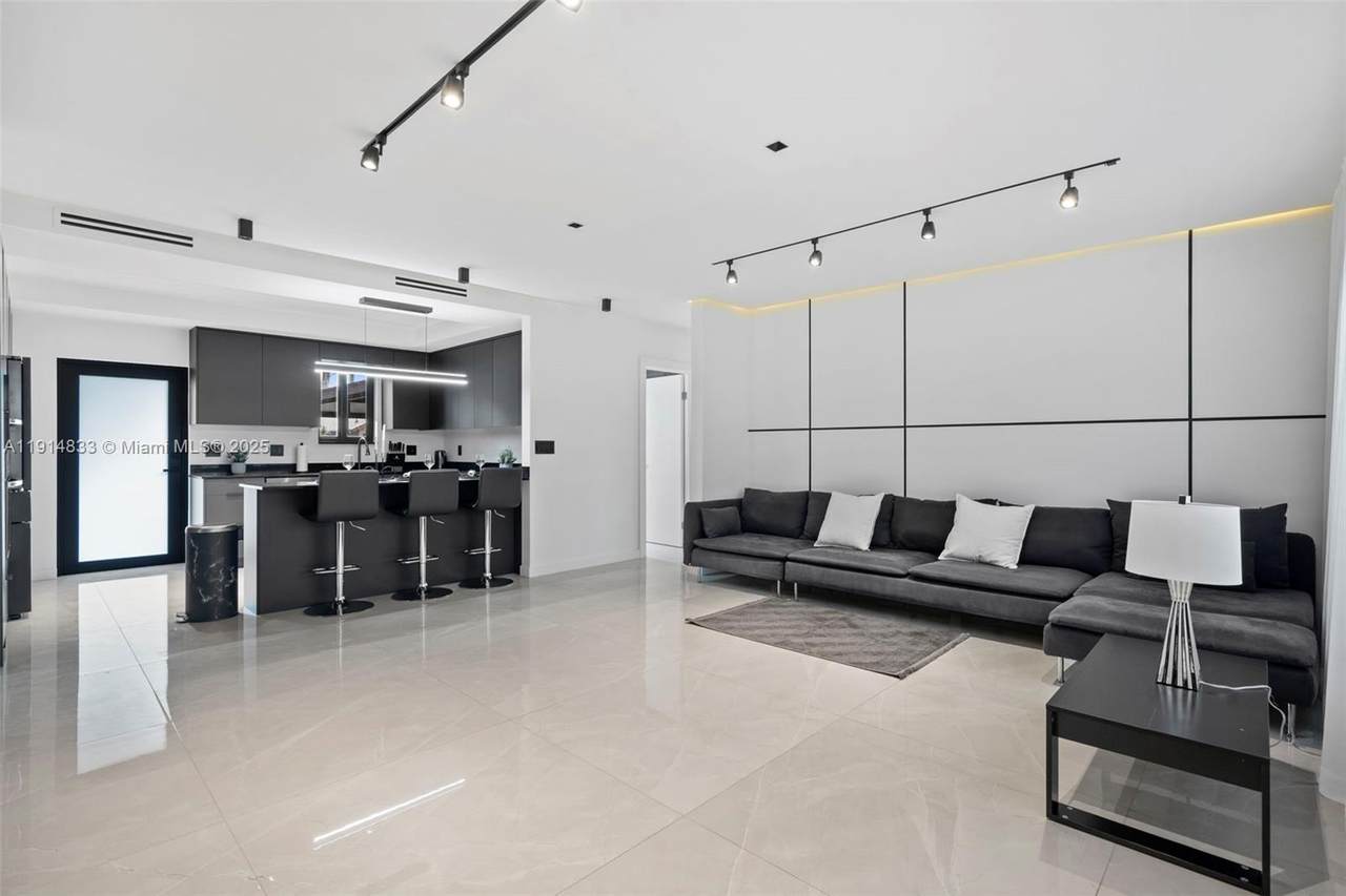 1101 14th Ave - Photo 1