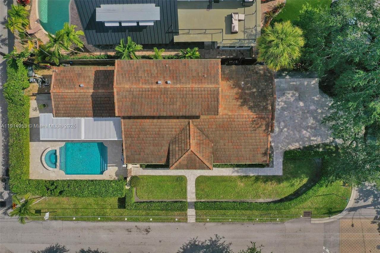 1601 1st St - Photo 1