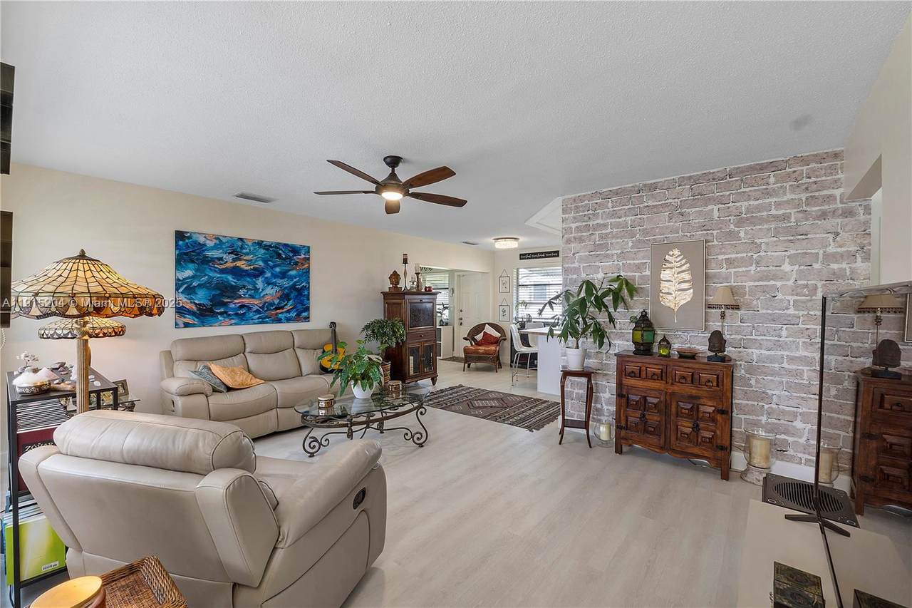 3114 Byron Cir - Photo 1