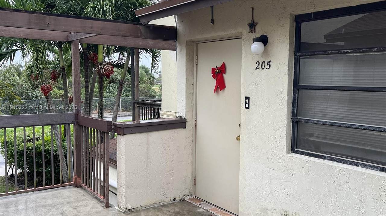 455 210th St - Photo 1