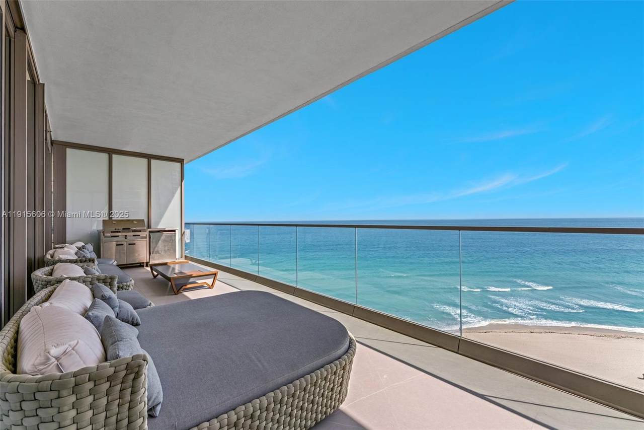 18975 Collins Ave - Photo 1