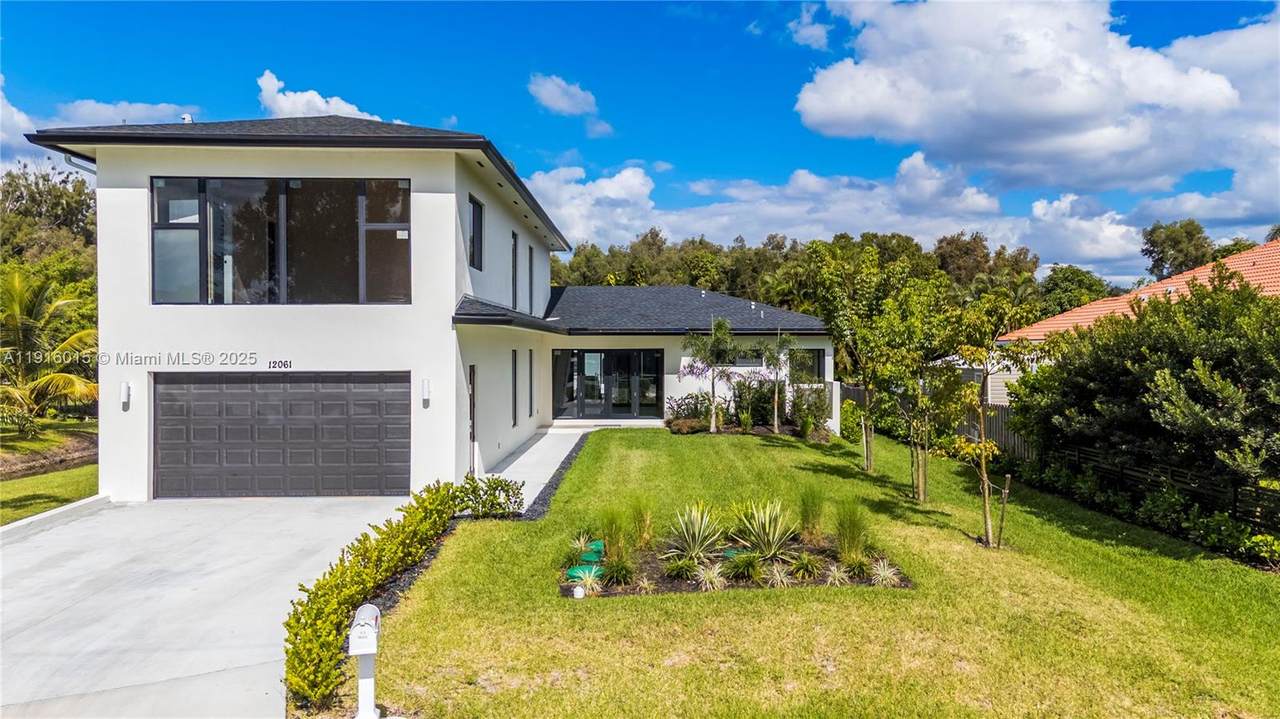 12061 26th St - Photo 1