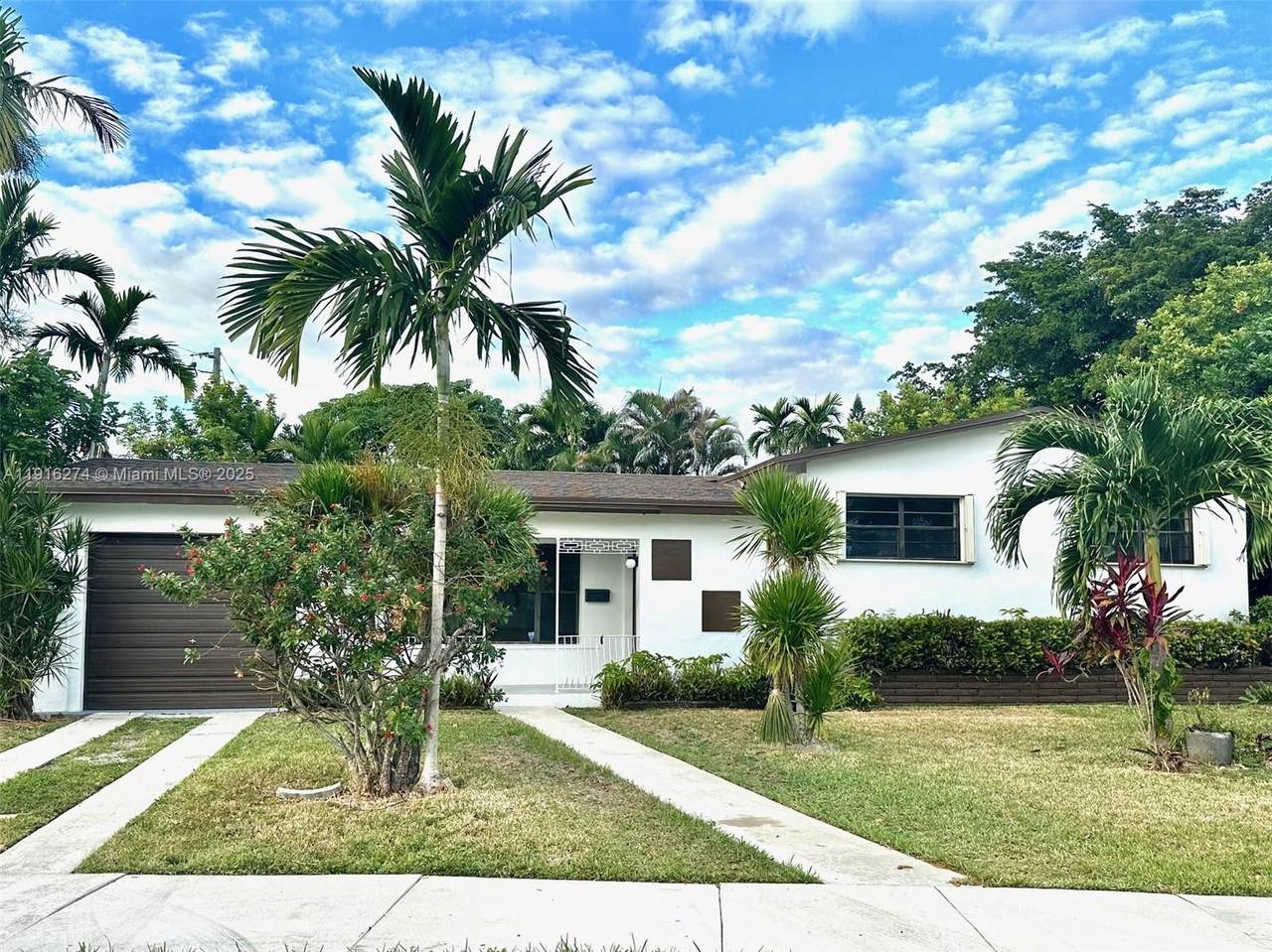 761 197th Ter - Photo 1