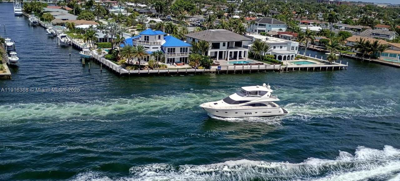 521 Riverside Dr - Photo 1