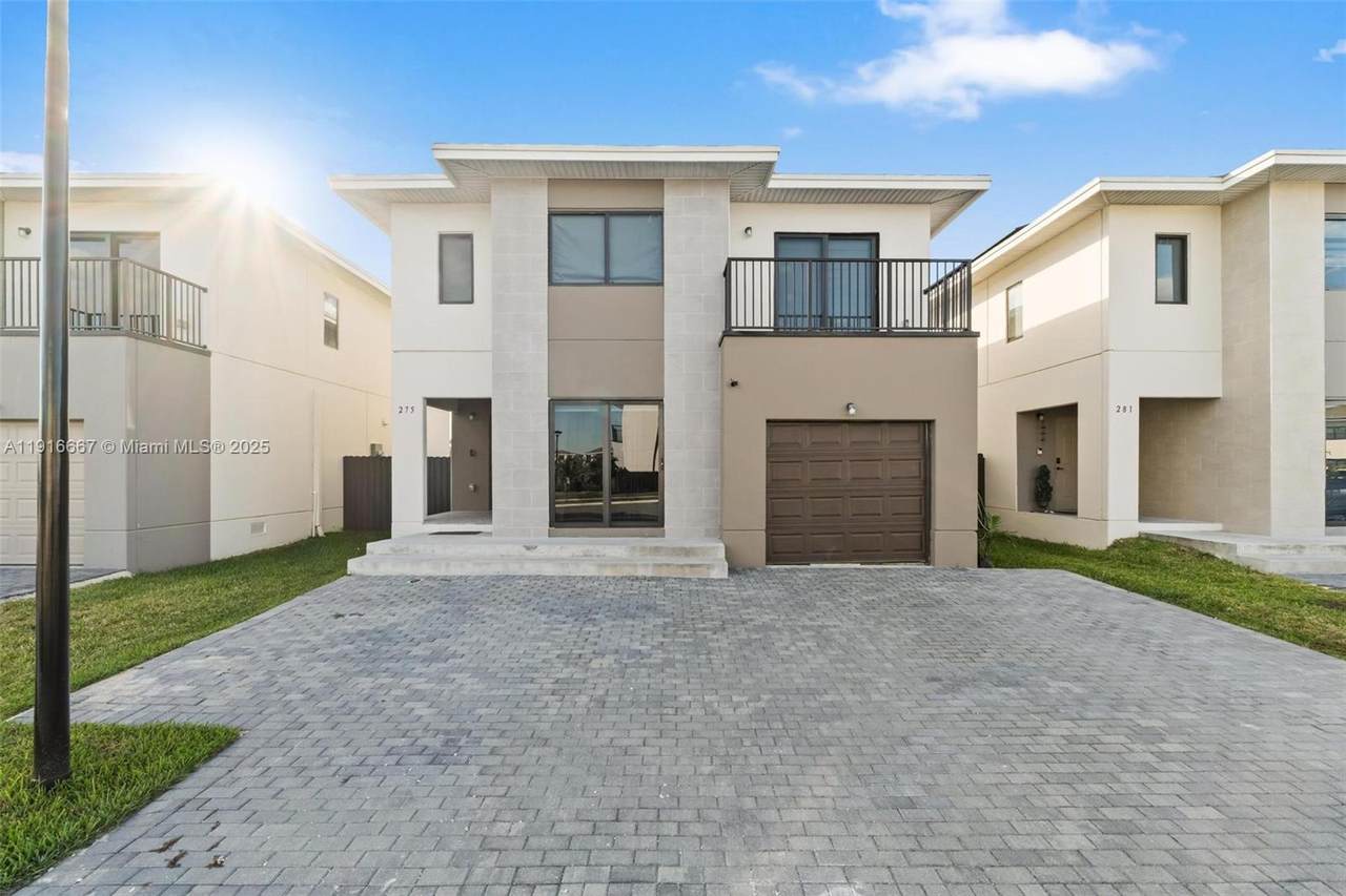 275 13th Pl - Photo 1