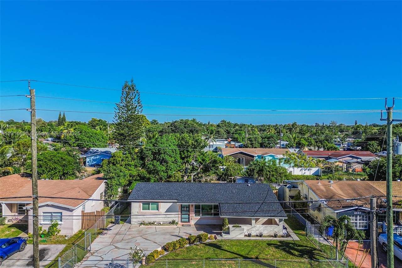 6431 19th St - Photo 1