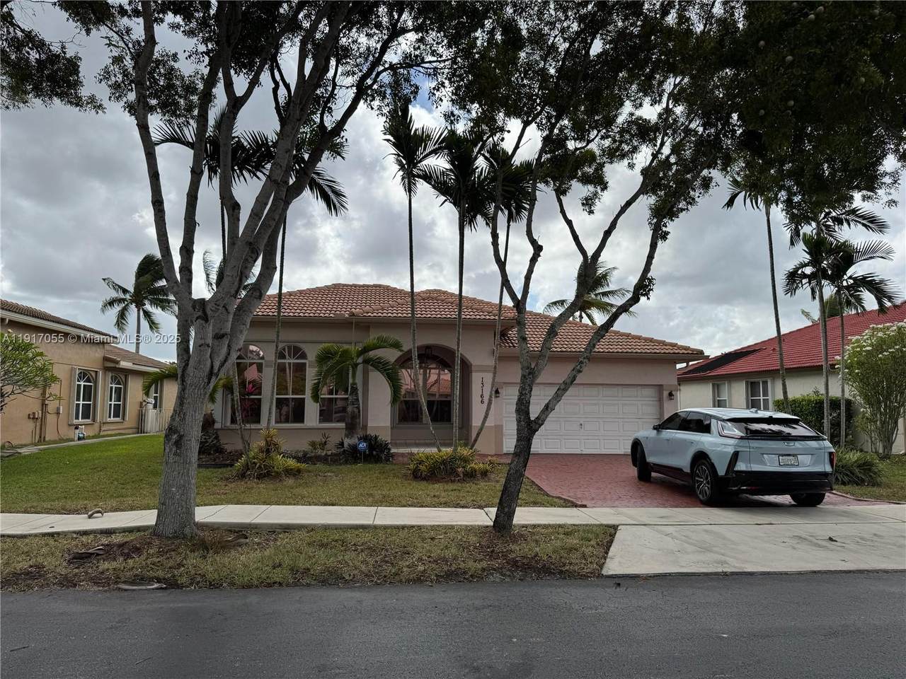 13166 21st St - Photo 1