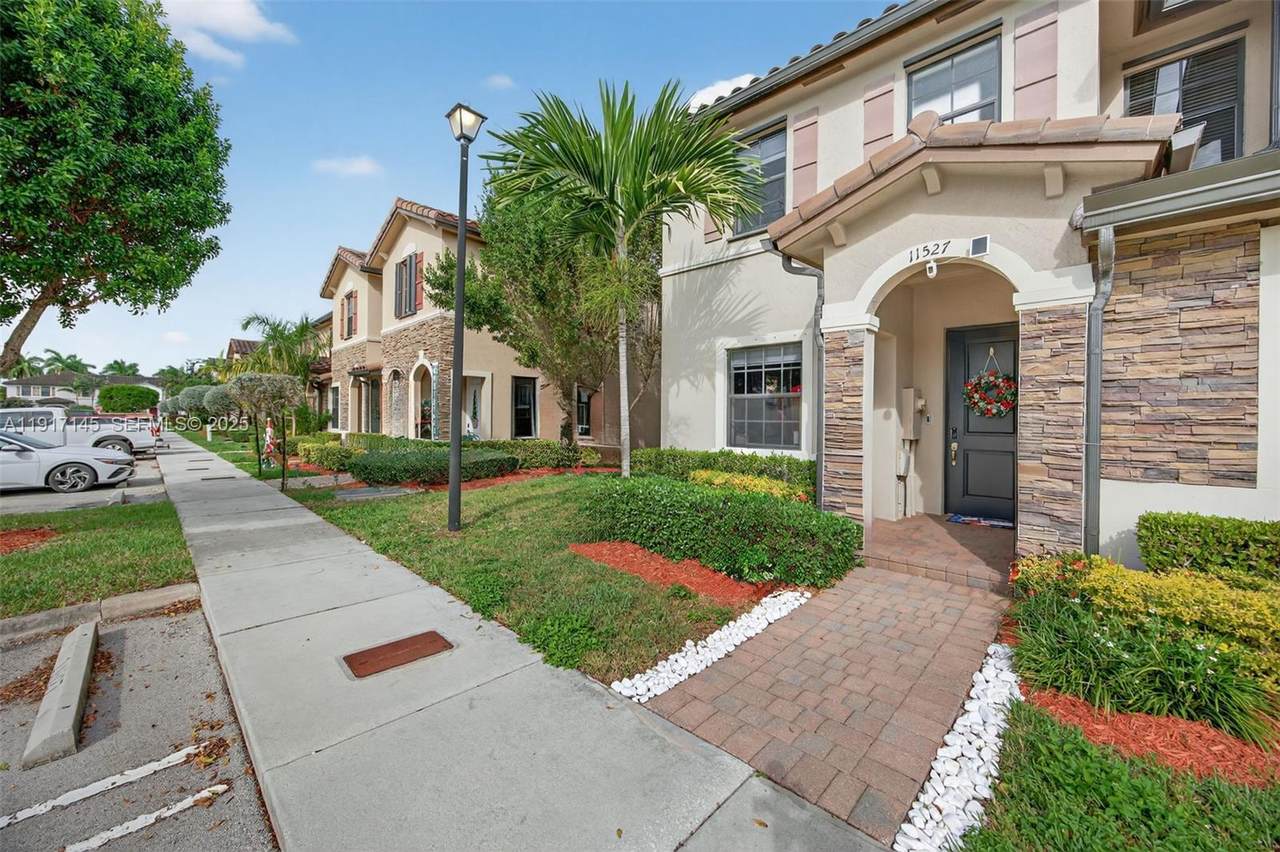 https://bt-photos.global.ssl.fastly.net/miami/1280_boomver_1_A11917145-2.jpg