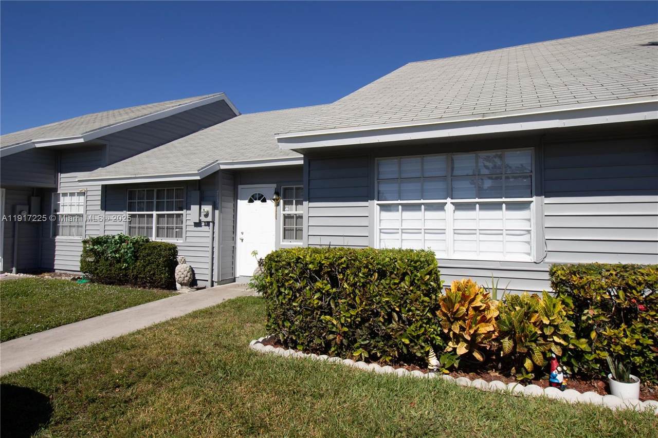 7131 Tam Oshanter Blvd - Photo 1