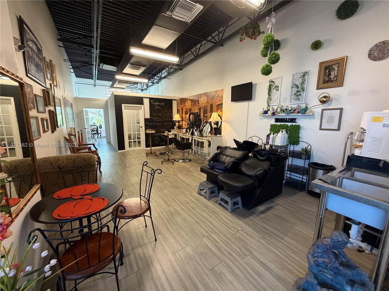 2201 Palm Ave - Photo 1