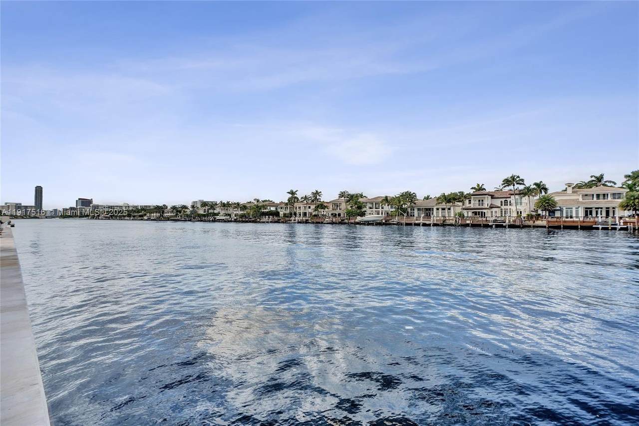 1400 Ocean Dr - Photo 1