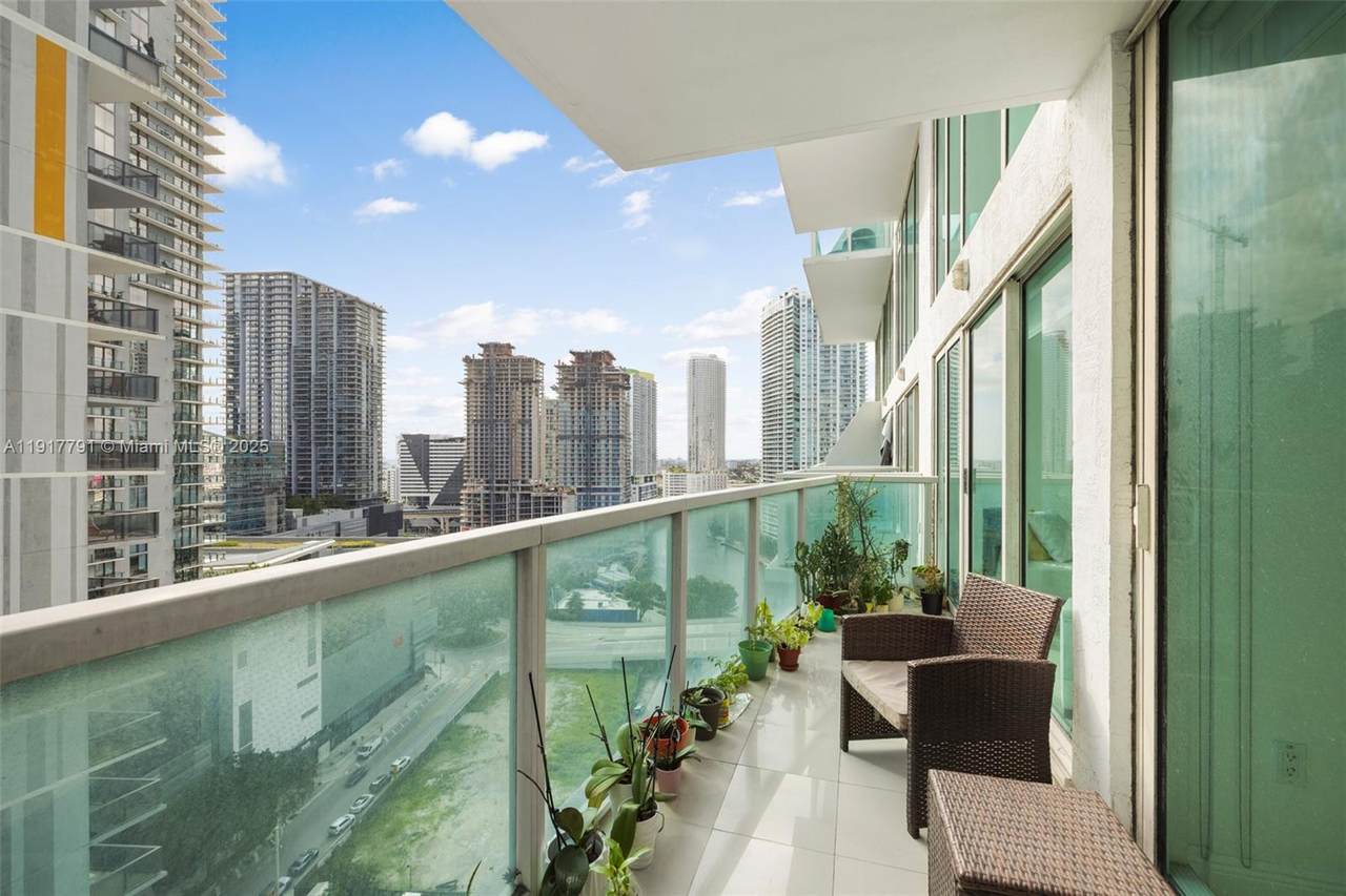 https://bt-photos.global.ssl.fastly.net/miami/1280_boomver_1_A11917791-2.jpg