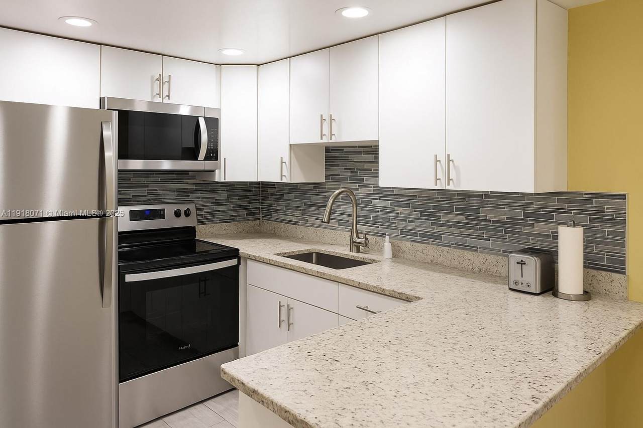 5771 Washington St - Photo 1