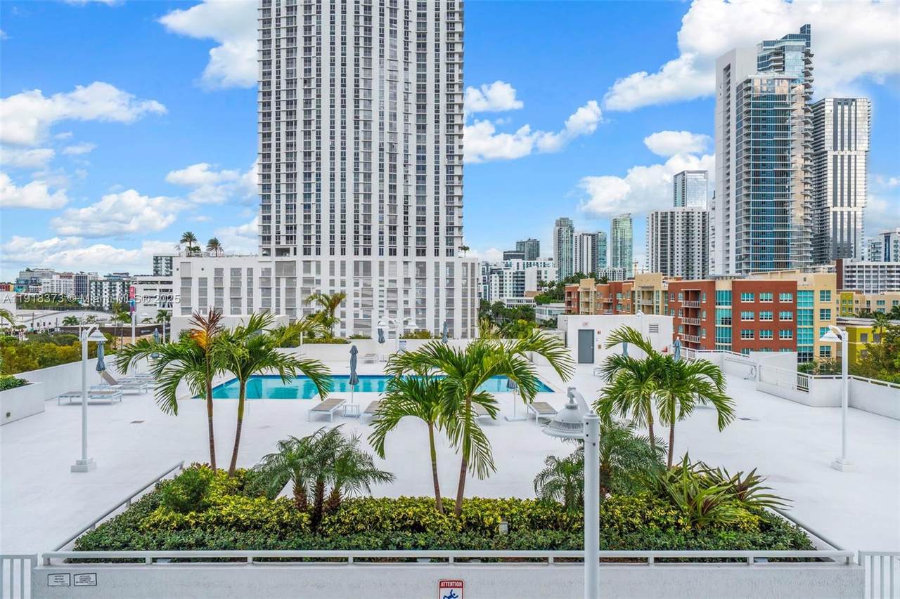 https://bt-photos.global.ssl.fastly.net/miami/1280_boomver_1_A11918373-2.jpg