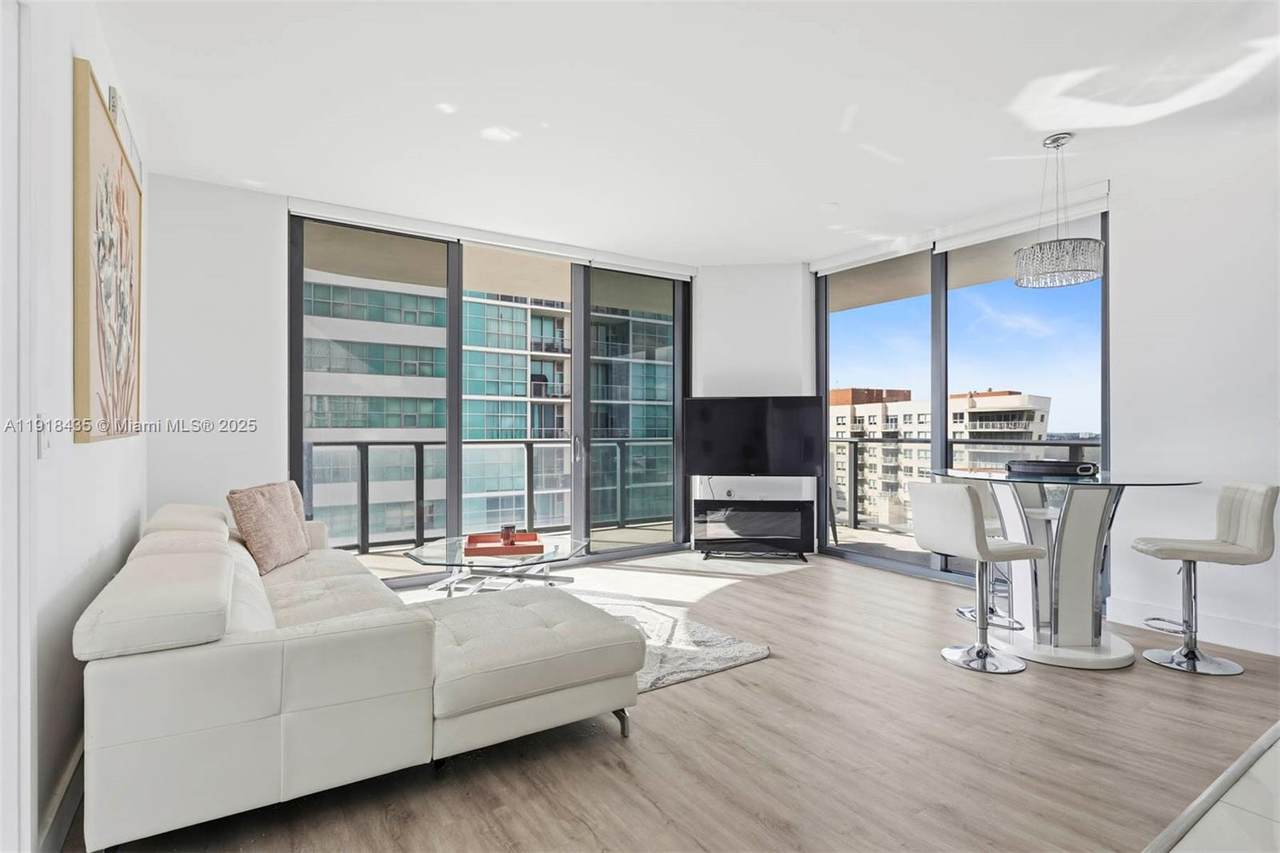 121 34th St - Photo 1