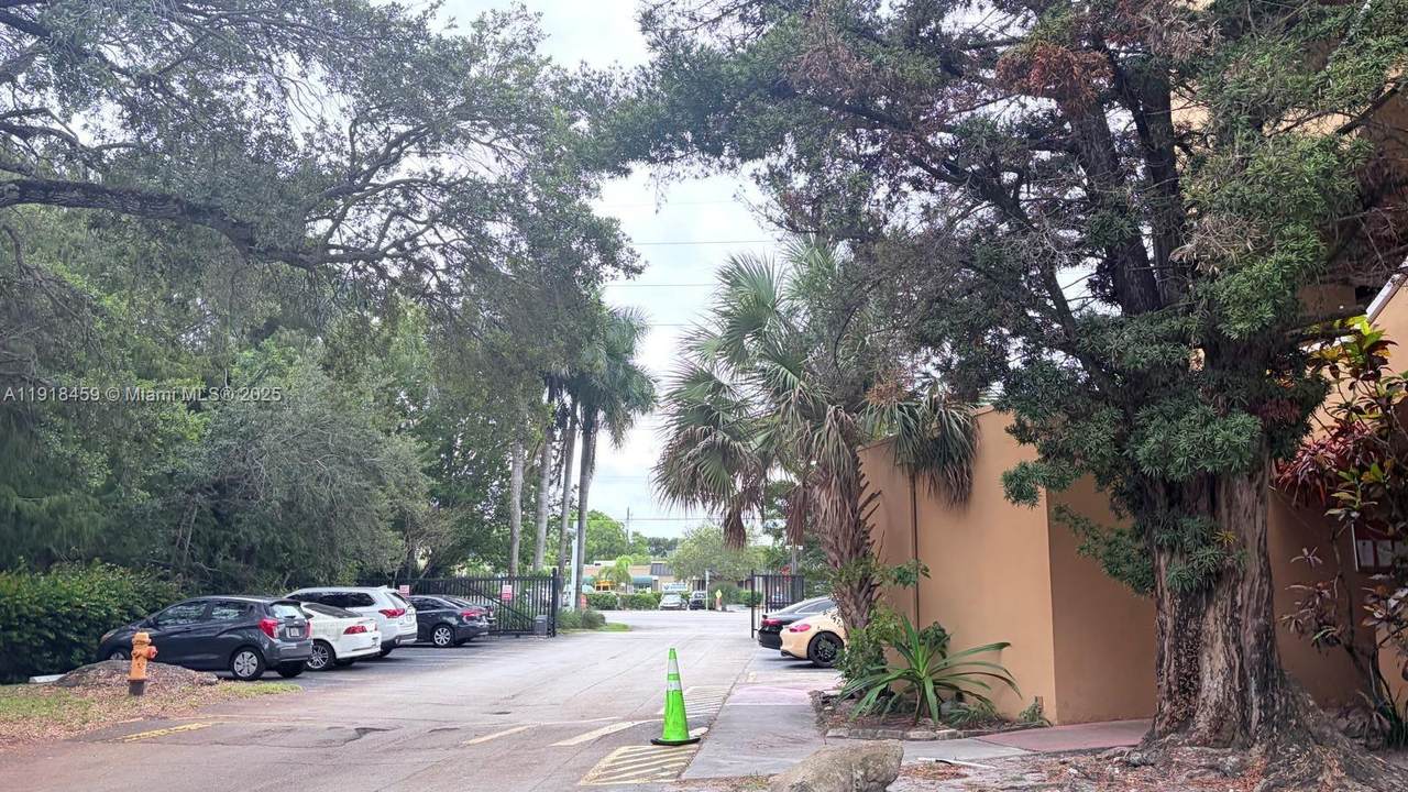 https://bt-photos.global.ssl.fastly.net/miami/1280_boomver_1_A11918459-2.jpg