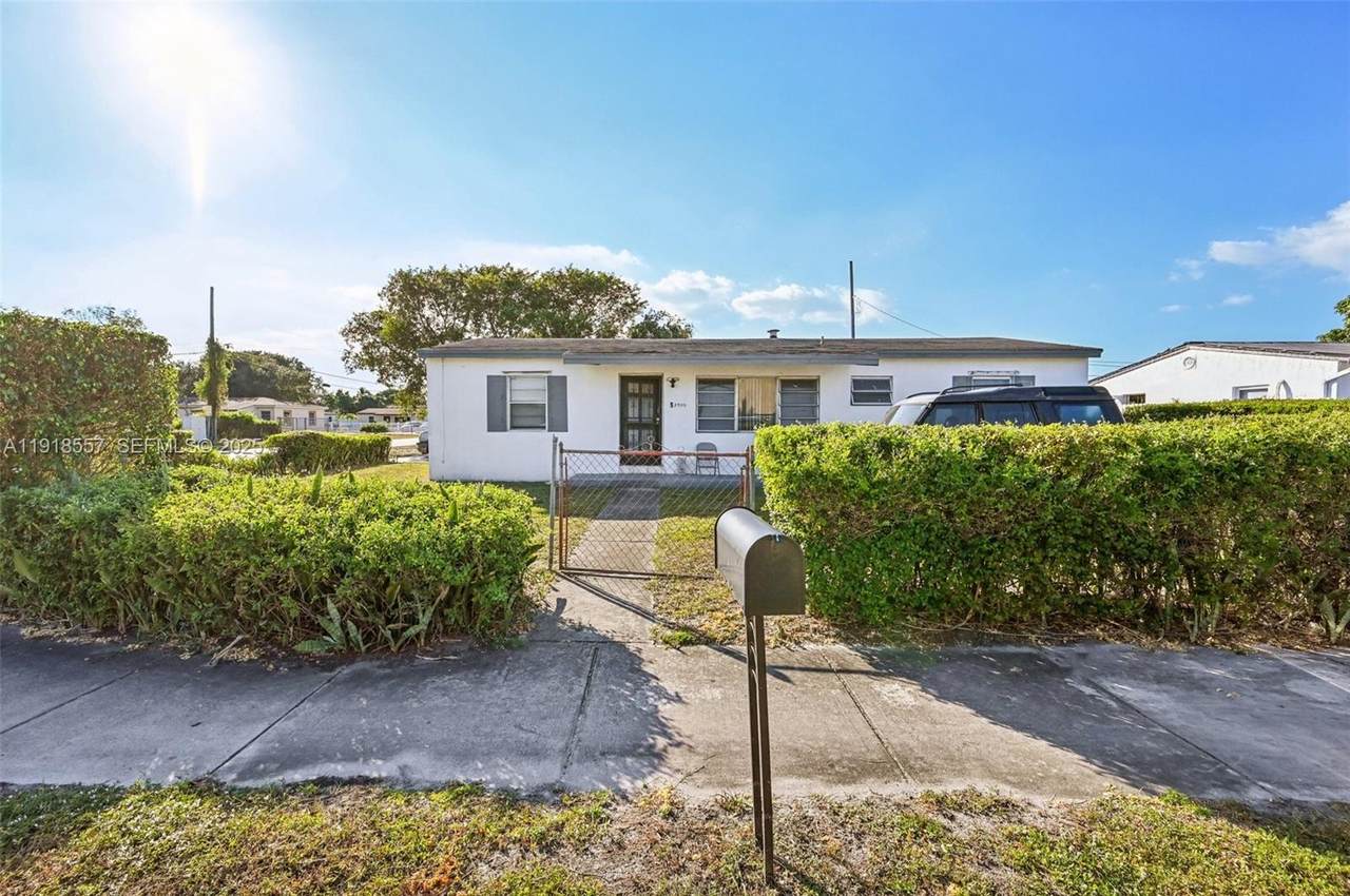 15900 27th Ct - Photo 1