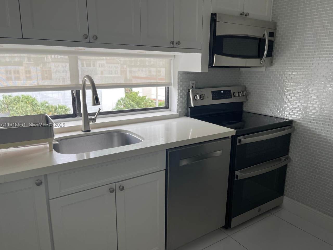 https://bt-photos.global.ssl.fastly.net/miami/1280_boomver_1_A11918661-2.jpg