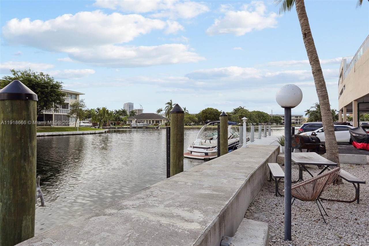 https://bt-photos.global.ssl.fastly.net/miami/1280_boomver_1_A11918666-2.jpg